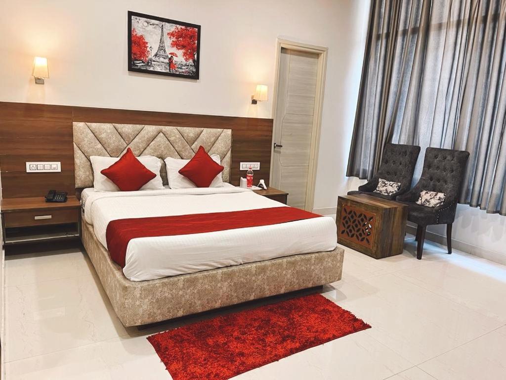 Athens , A Boutique Zirakpur